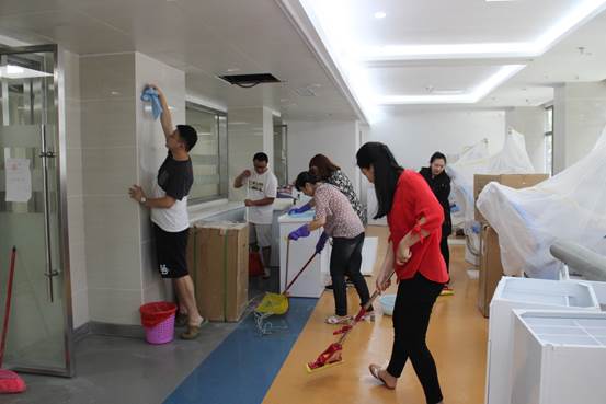 说明: C:\Users\Administrator\Desktop\williamhill开展环境卫生大清扫实践活动\williamhill开展环境卫生大清扫实践活动\IMG_3740.JPG